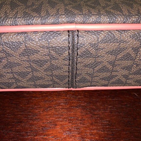 Michael Kors Jet Set Travel Logo Crossbody Bag - Picture 12 of 13